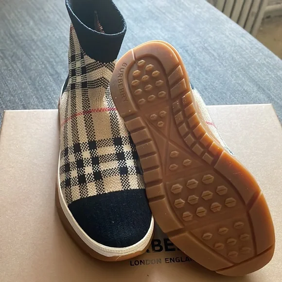 Kids Burberry Sock Sneakers - Picture 3 of 4
